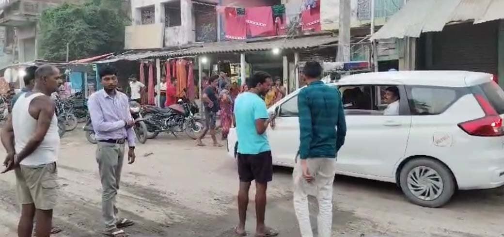 मक्का व्यवसायी के बाइक की डिक्की से बदमाशों ने उड़ाये छह लाख