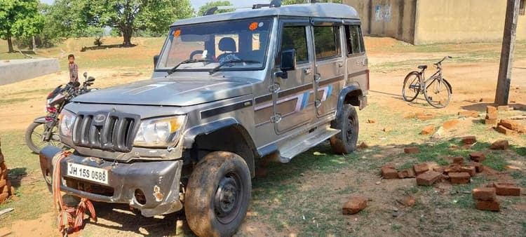 गाय चोरी करने आये बदमाशों को ग्रामीणों ने खदेड़ा, चारपहिया किया जब्त