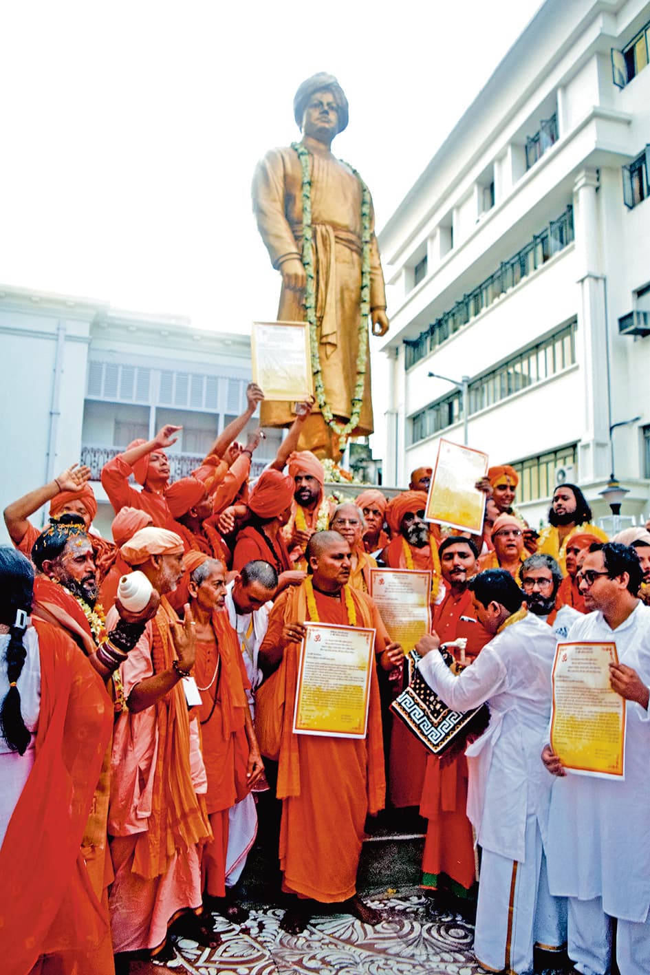 आज धर्म है संकट में : कार्तिक महाराज