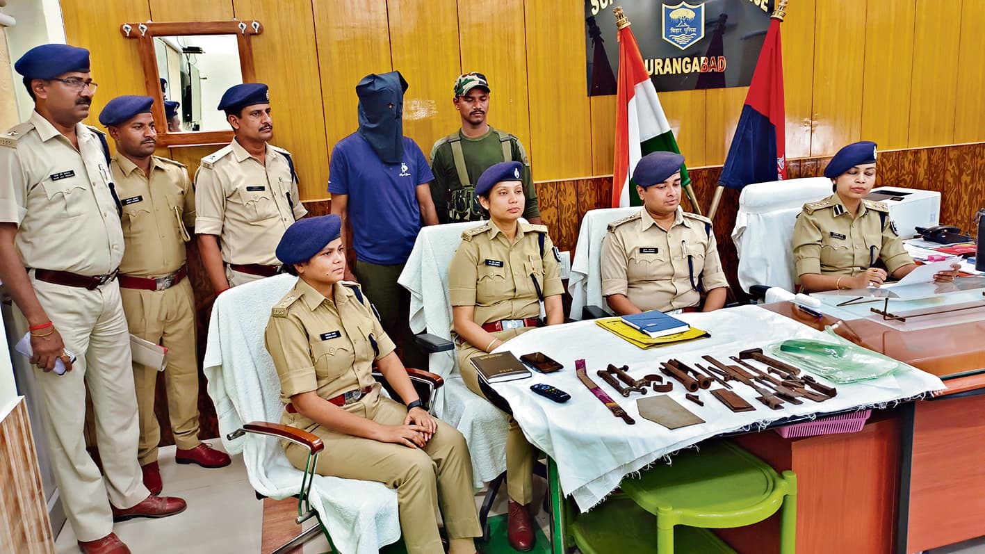 नक्सलियों को हथियार सप्लाई करने वाला गिरफ्तार