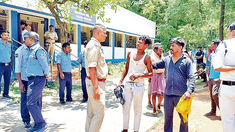 प्रसव के बाद महिला की मौत, लापरवाही के आरोप पर परिजनों ने किया हंगामा