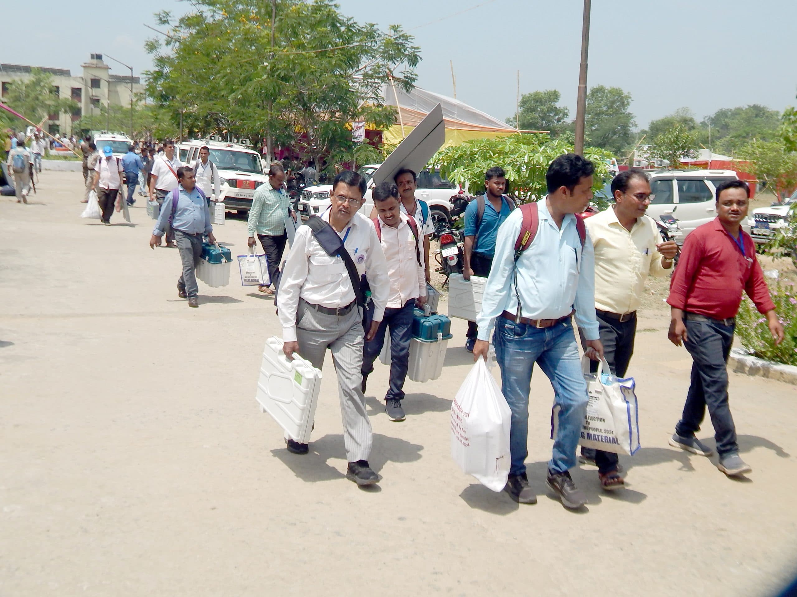 मतदान को लेकर पुलिस-प्रशासन मुस्तैद, बंगाल बोर्डर सील