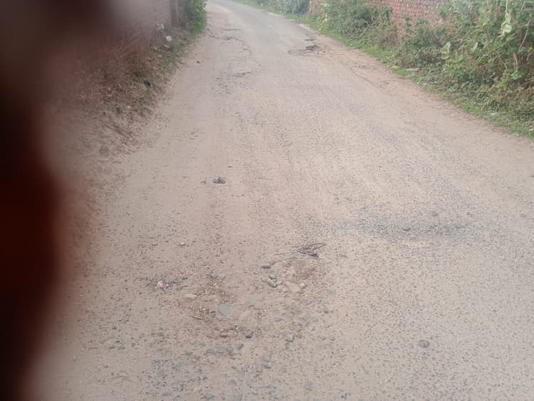 जीटी रोड अटका को जोड़ने वाली सड़क जर्जर