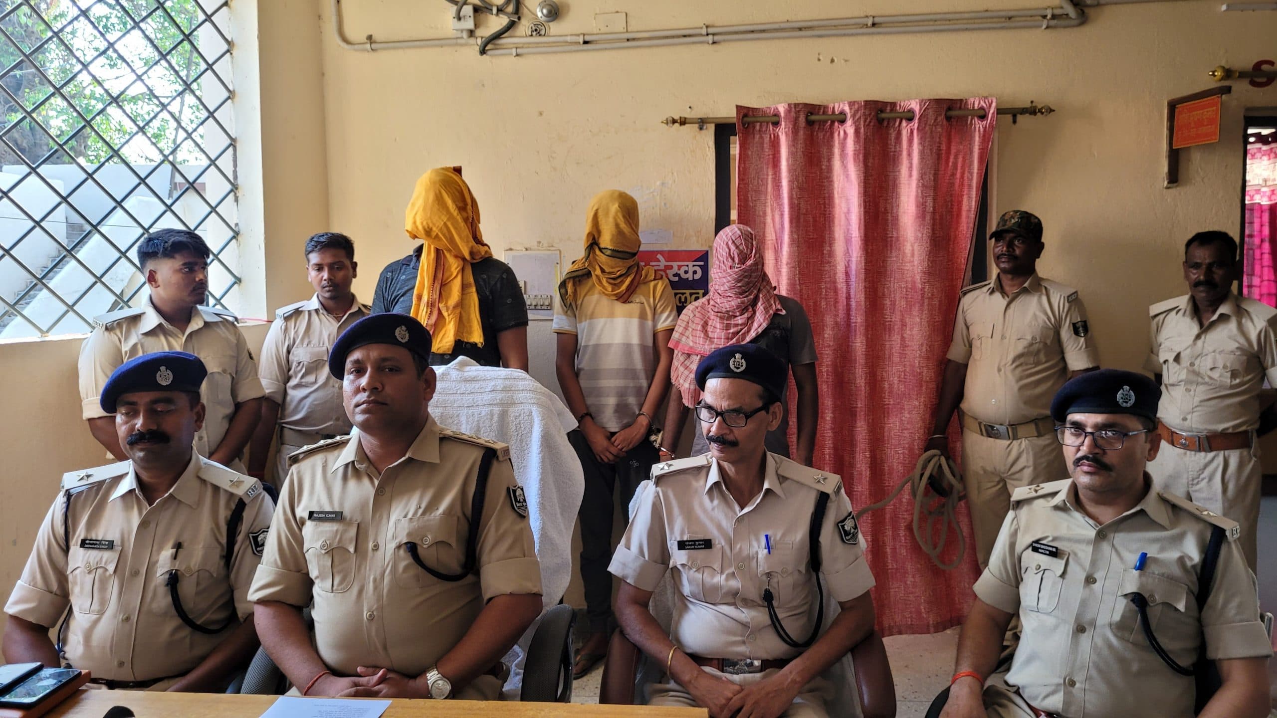 फॉलोअप: 31 लाख रुपये की निकासी की कर रहे थे जांच, रोकने को लेकर रची गयी थी हमले की साजिश