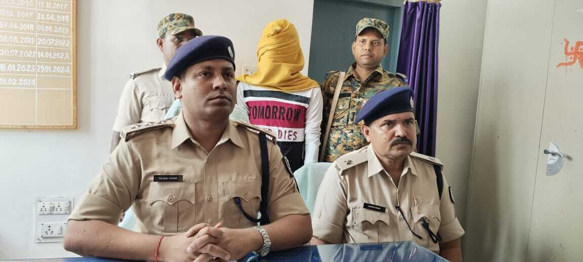 बाइक लूट कांड का  आरोपित गिरफ्तार, लूटी गयी बाइक बरामद