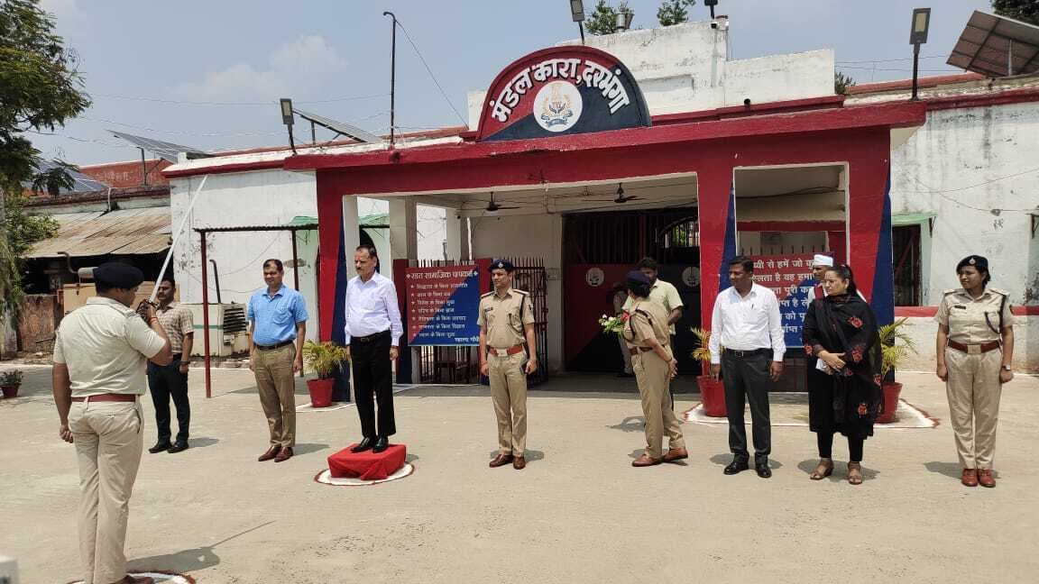 जिला एवं सत्र न्यायाधीश ने पेयजल, शिक्षा एवं मनोरंजन की बेहतरी का दिया निर्देश