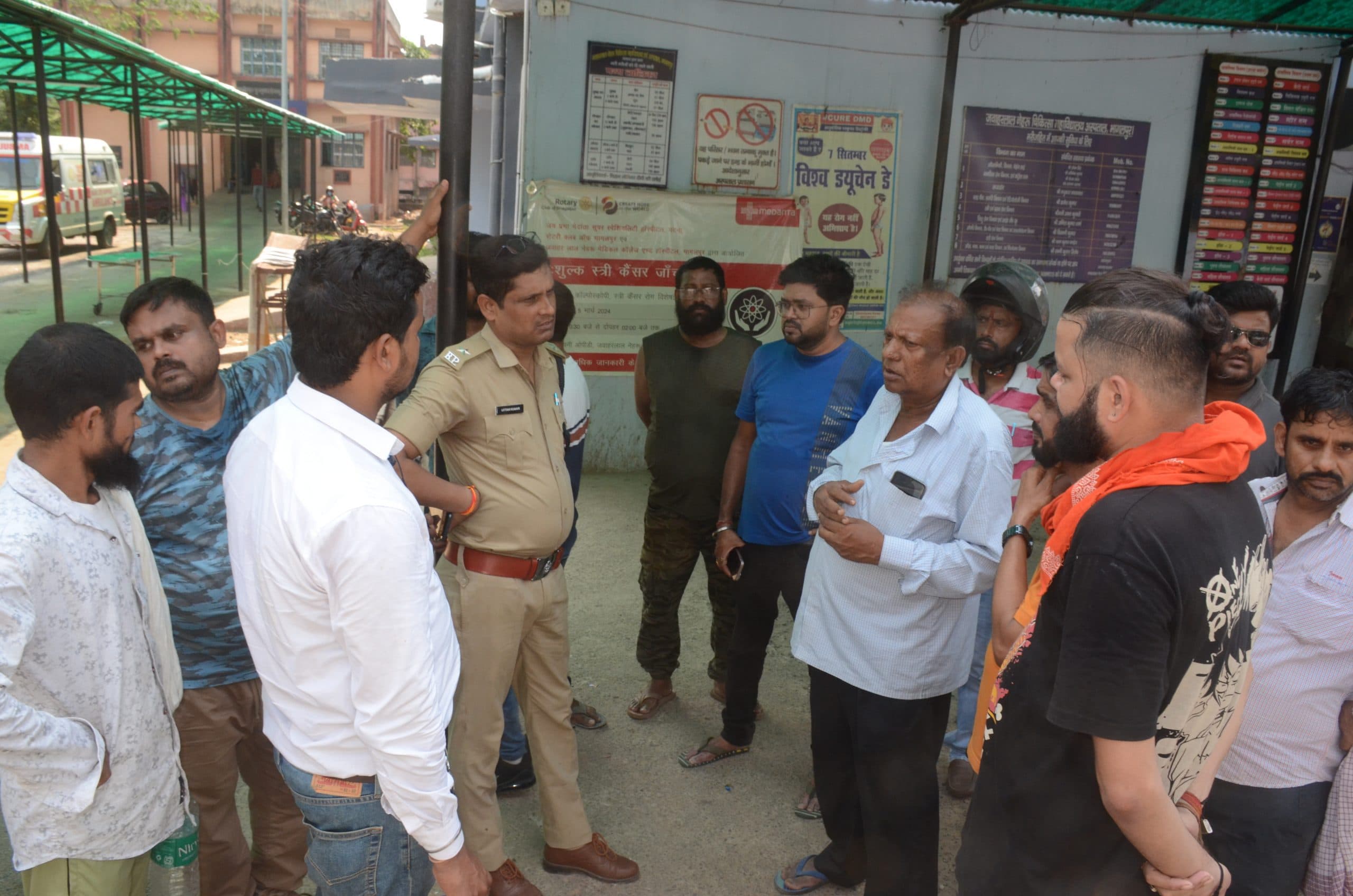 Bhagalpur News: इशाकचक सब्जीमंडी के पास बदमाशों ने युवक को मारी गोली, स्थिति गंभीर