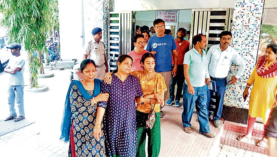 कर रहा था ओवरहेड वायर की मरम्मत, काल बन गयी मालगाड़ी