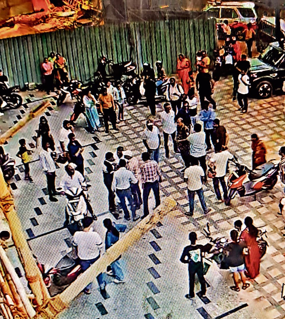 मॉल के बाहर जाम लगने पर जुडियो शोरूम के स्टोर मैनेजर से मारपीट