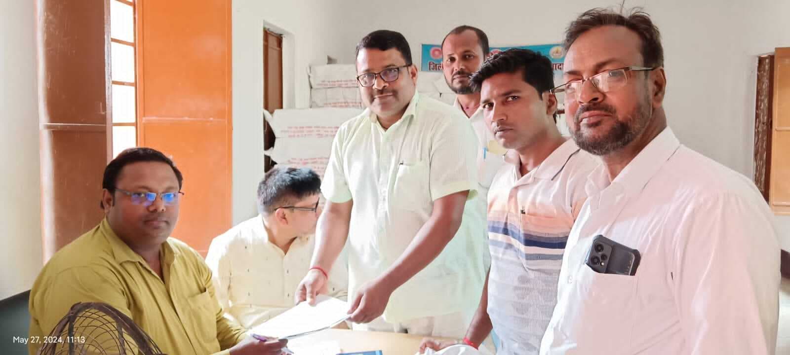 मिशन दक्ष कक्षाओं की परीक्षा के लिए प्रश्न पत्र वितरित