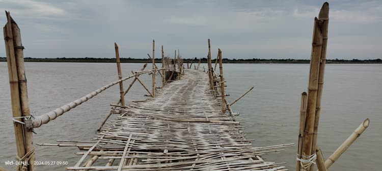 तीन घंटे में तीन नदी की दूरी मात्र 30 मिनट में चचरी पुल के सहारे करते हैं तय