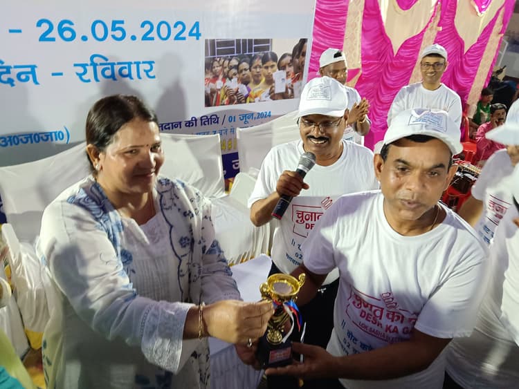 जिला प्रशासन ने सात विकेट से जीते मैच, डीडीसी बने मैन ऑफ द मैच