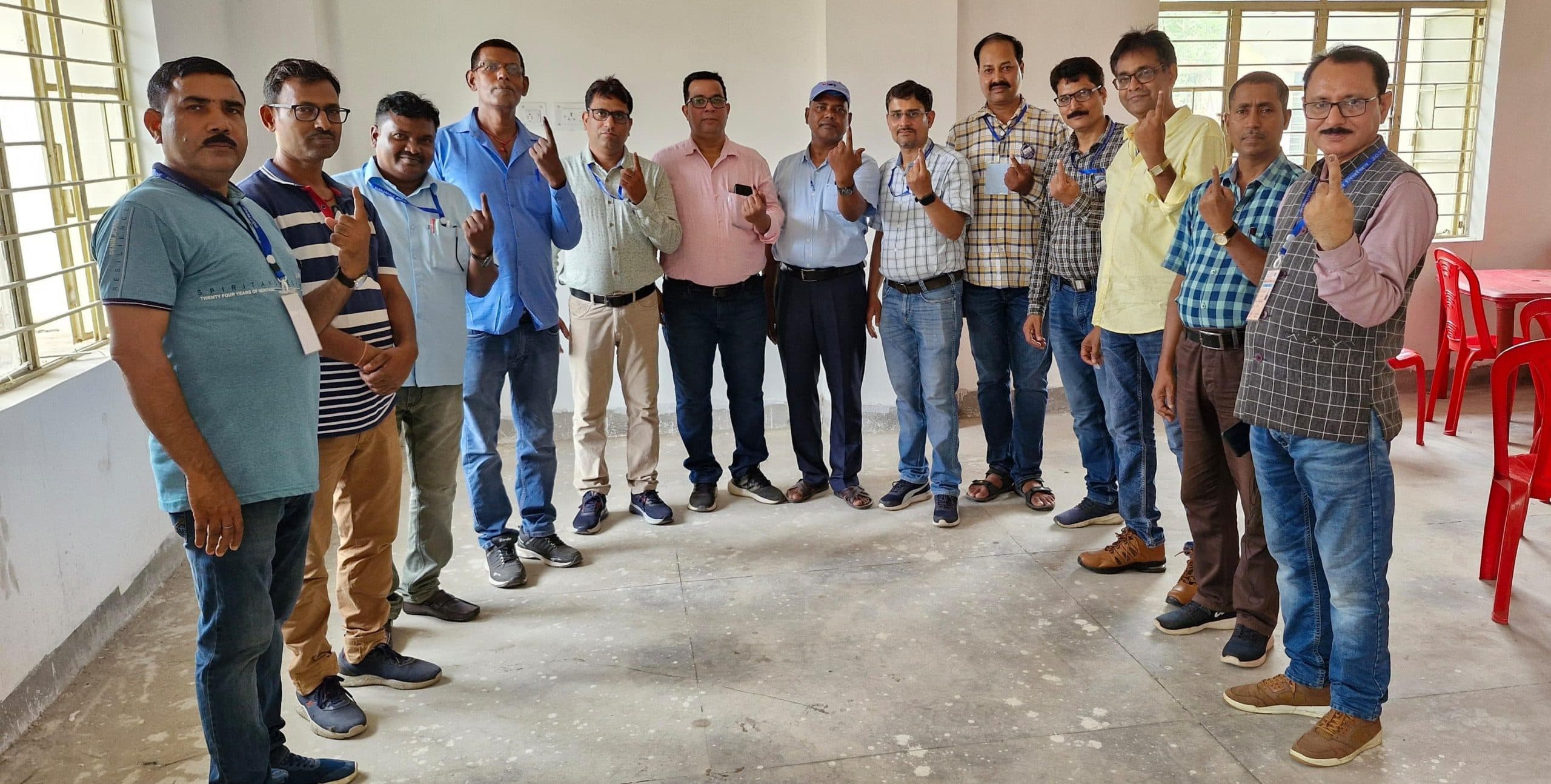 प्राथमिक शिक्षक संघ ने लोगों से की वोट डालने की अपील