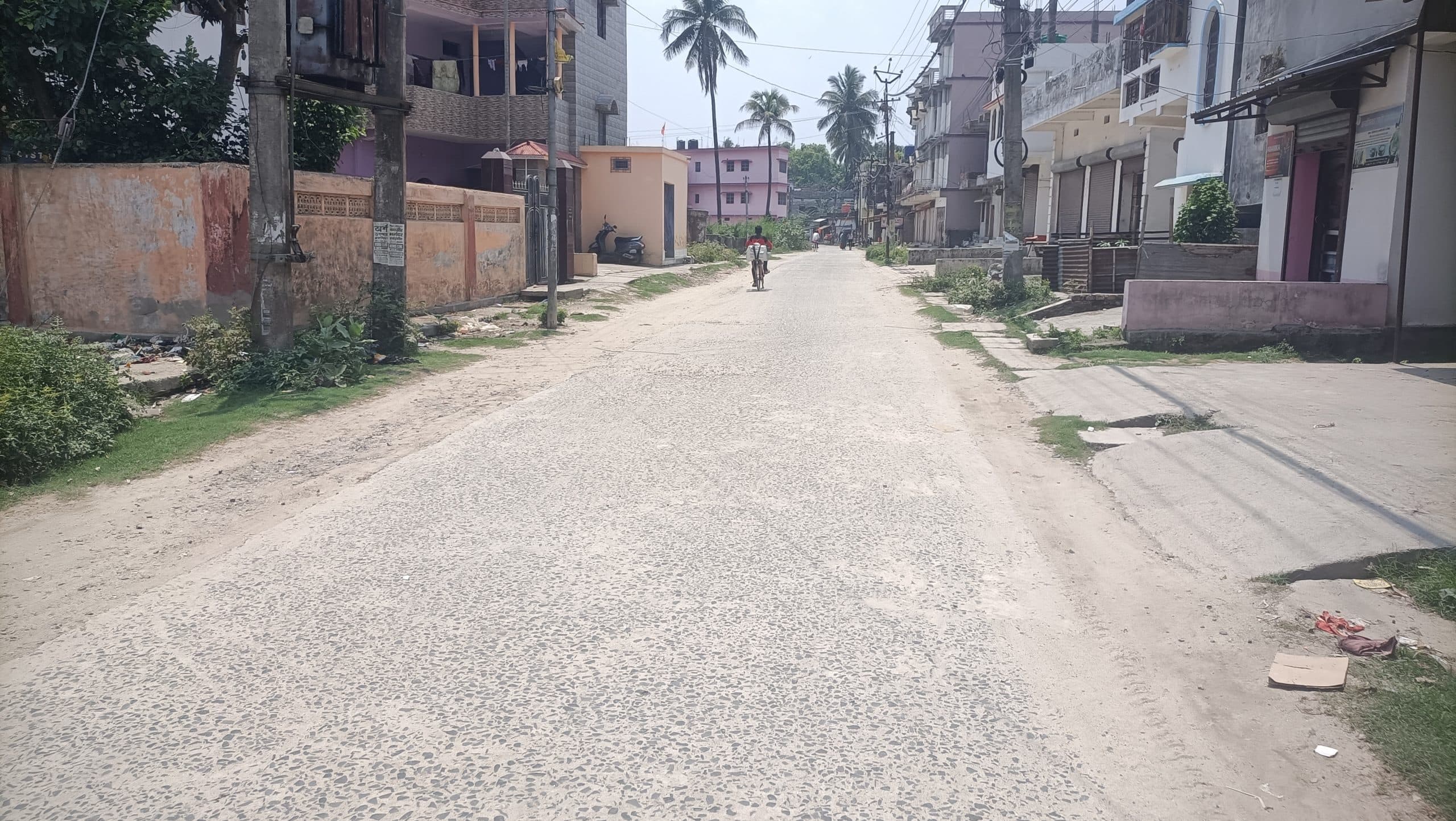 जिले में गर्मी का सितम कम होने का नहीं ले रहा नाम, बिजली कटौती से परेशान लोग