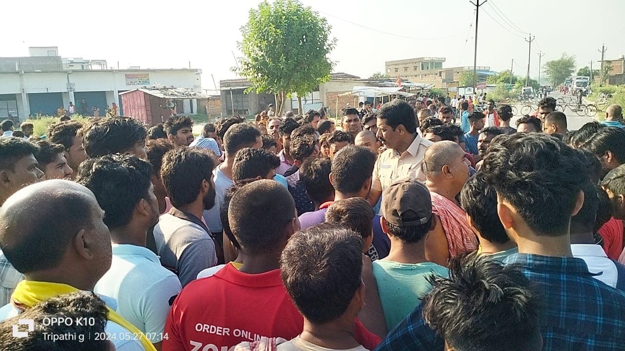 बस ने स्कूली छात्र को कुचला, मौत के बाद सड़क जाम