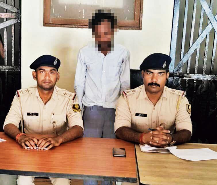 जिले के टॉप 42 में शामिल 15 हजार का इनामी बदमाश गिरफ्तार