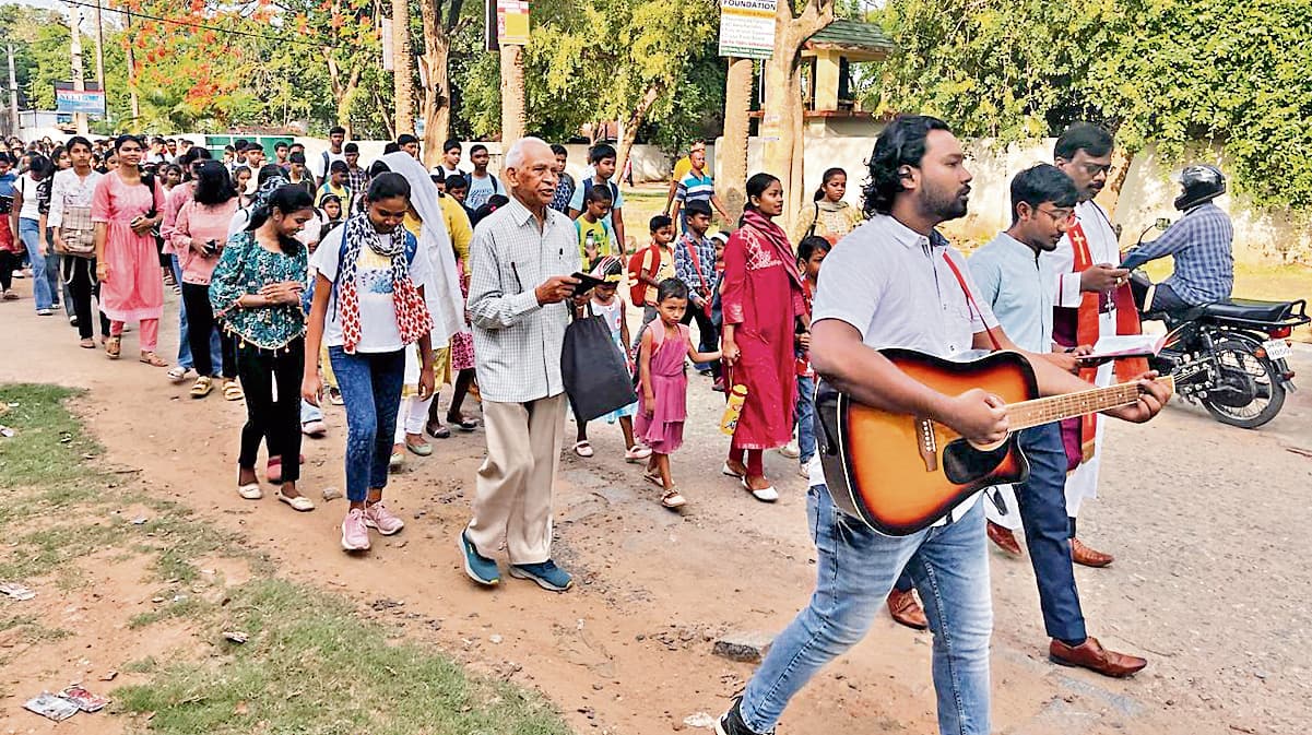 रांची यूथ फेलोशिप की अवकाशकालीन बाइबल पाठशाला शुरू