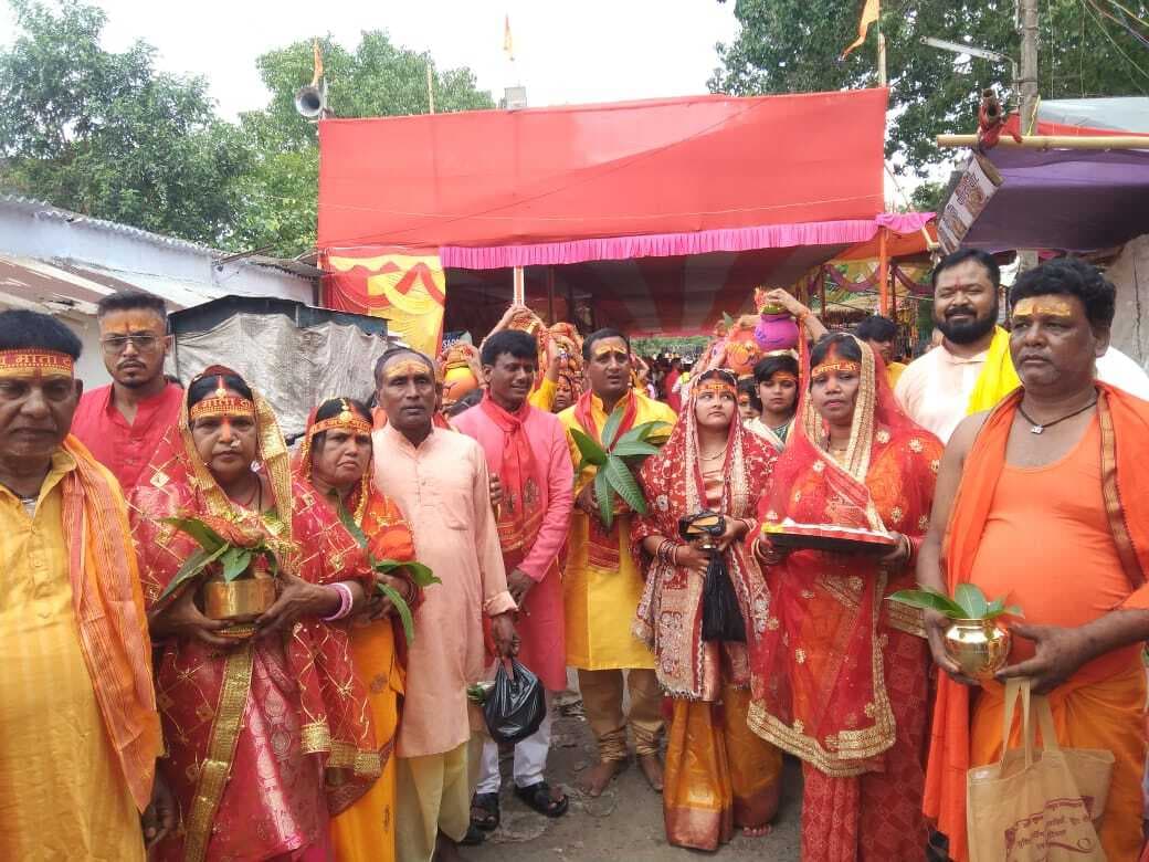 भीमकनाली में शत चंडी महायज्ञ को ले निकली कलश यात्रा