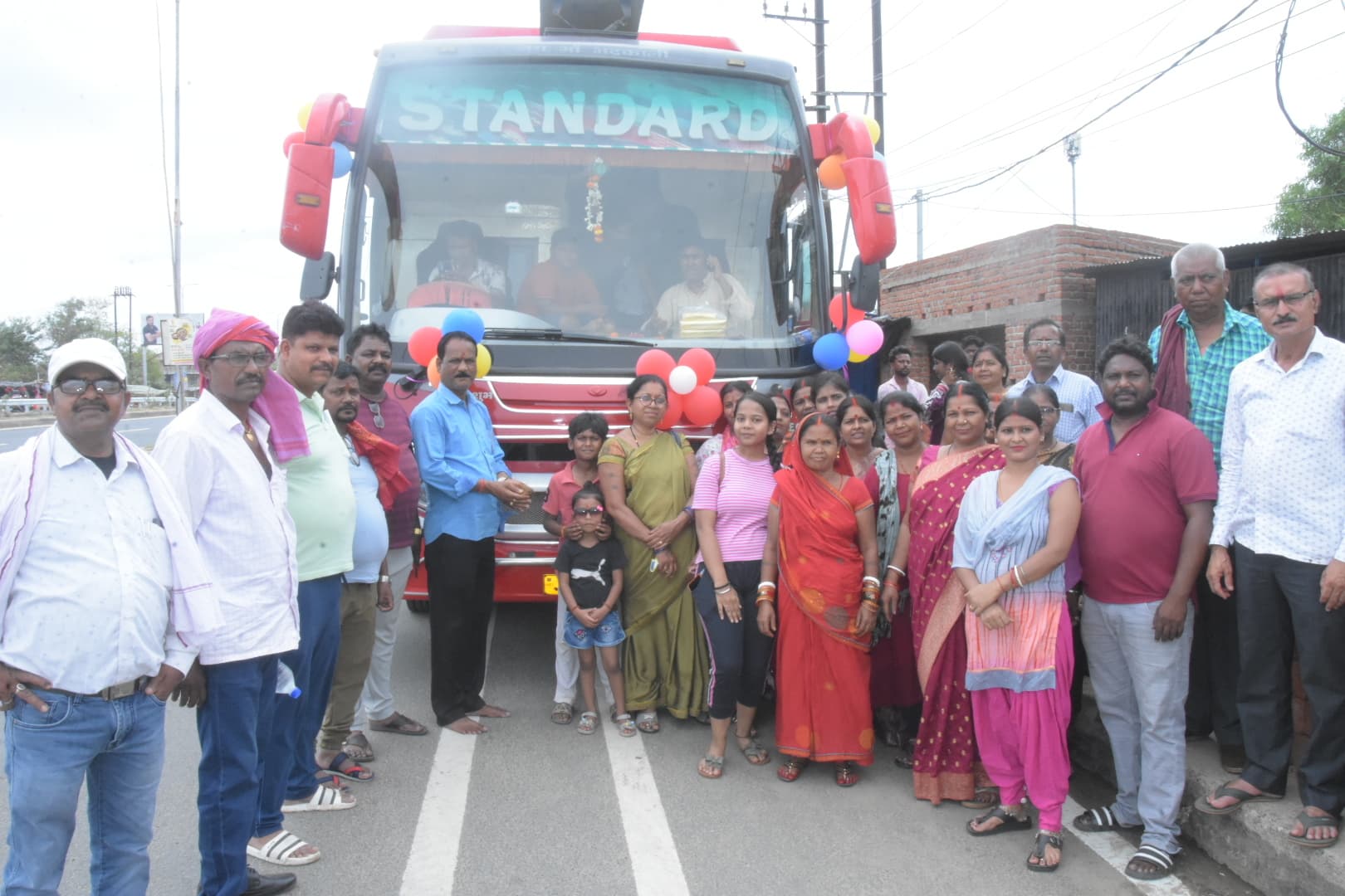 नावाडीह से भक्तों का जत्था वैष्णो देवी के लिए रवाना