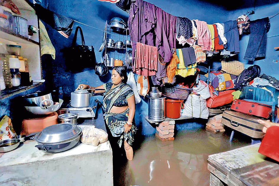 हावड़ा के कई इलाकों में जलजमाव