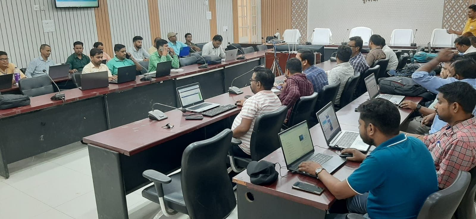 मतगणना को लेकर कार्यपालक सहायक एवं आइटी सहायकों  को दिया प्रशिक्षण