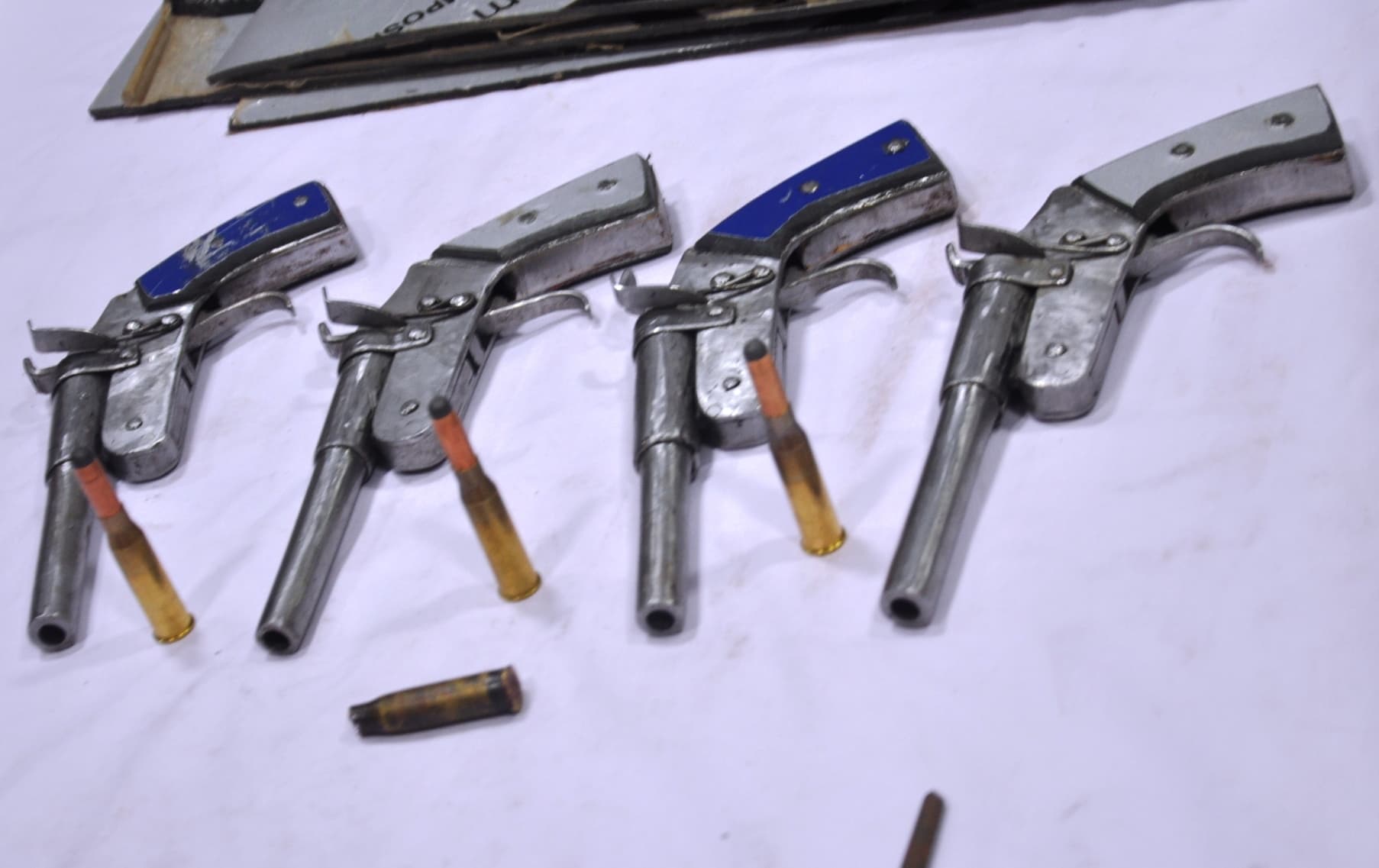 गिरफ्तार मो वली है हथियार कारोबार का मुख्य सरगना, कारीगर से पिस्टल बनबाकर करता है आपूर्ति