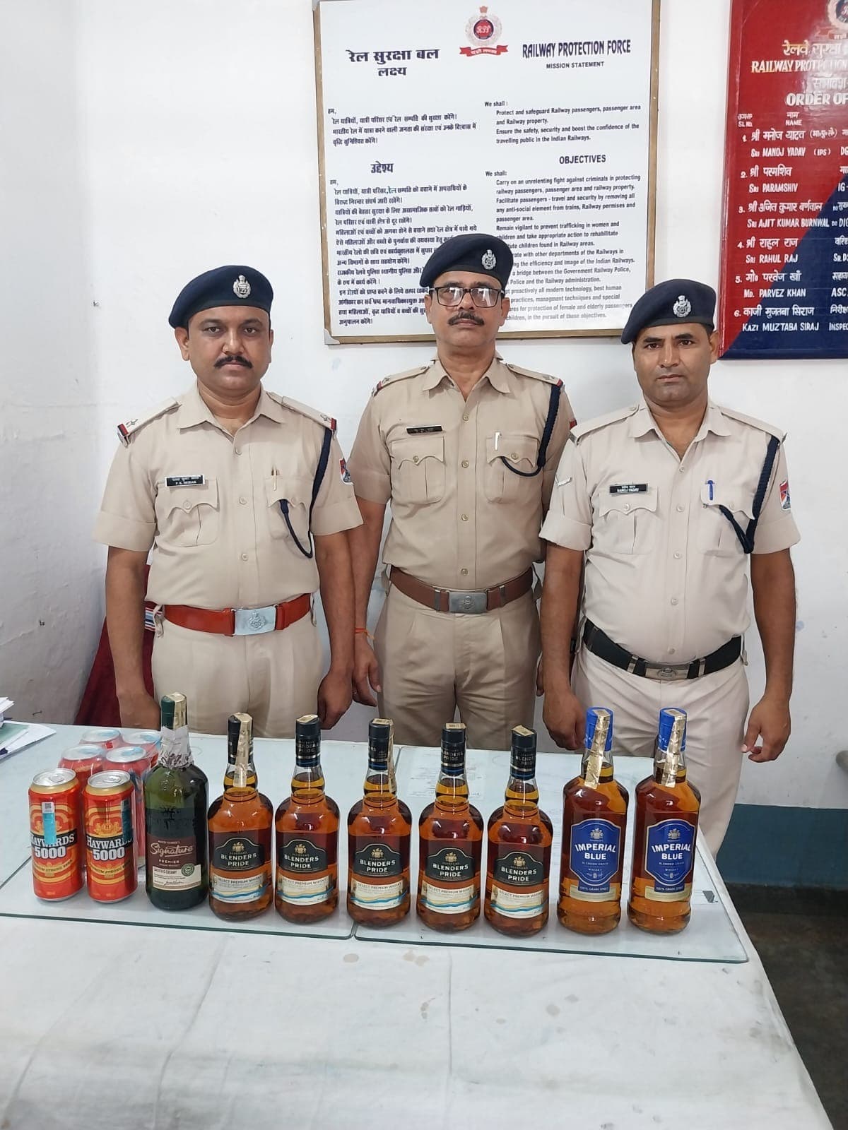 आरपीएफ ने चित्तरंजन स्टेशन के पास विदेशी शराब किया जब्त