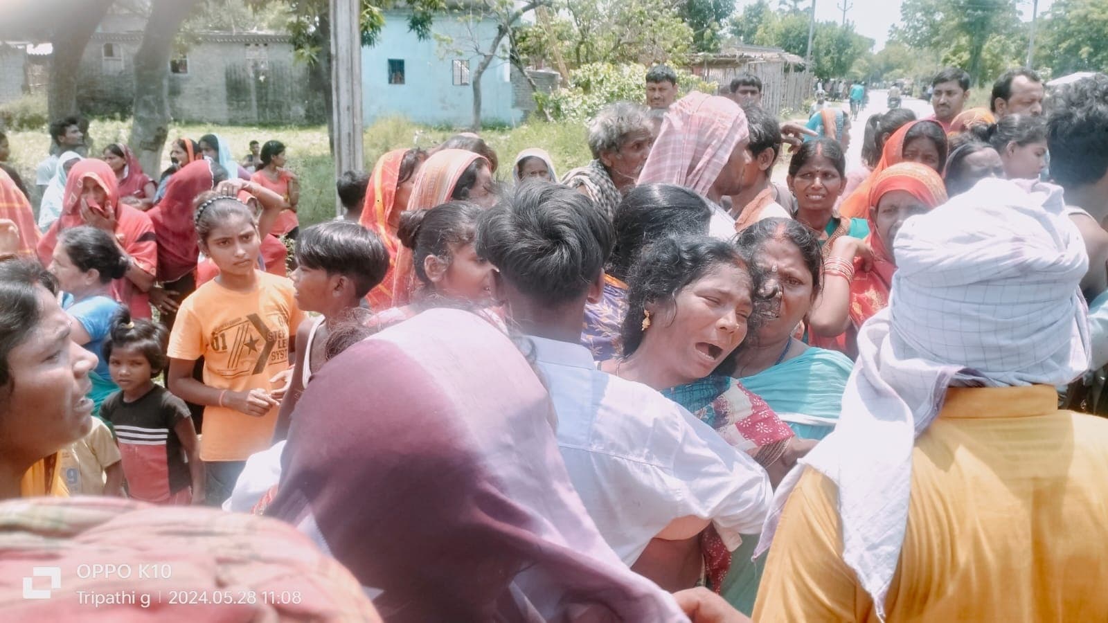 युवक की ट्रक से कुचलकर मौत, सड़क जाम