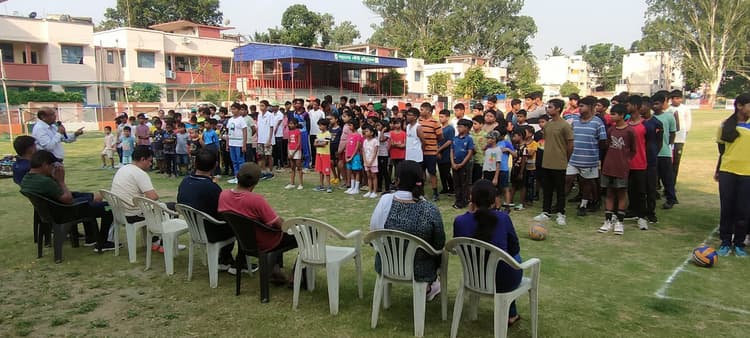 सीसीएल की ओर से वॉलीबॉल और क्रिकेट का समर प्रशिक्षण शिविर शुरू