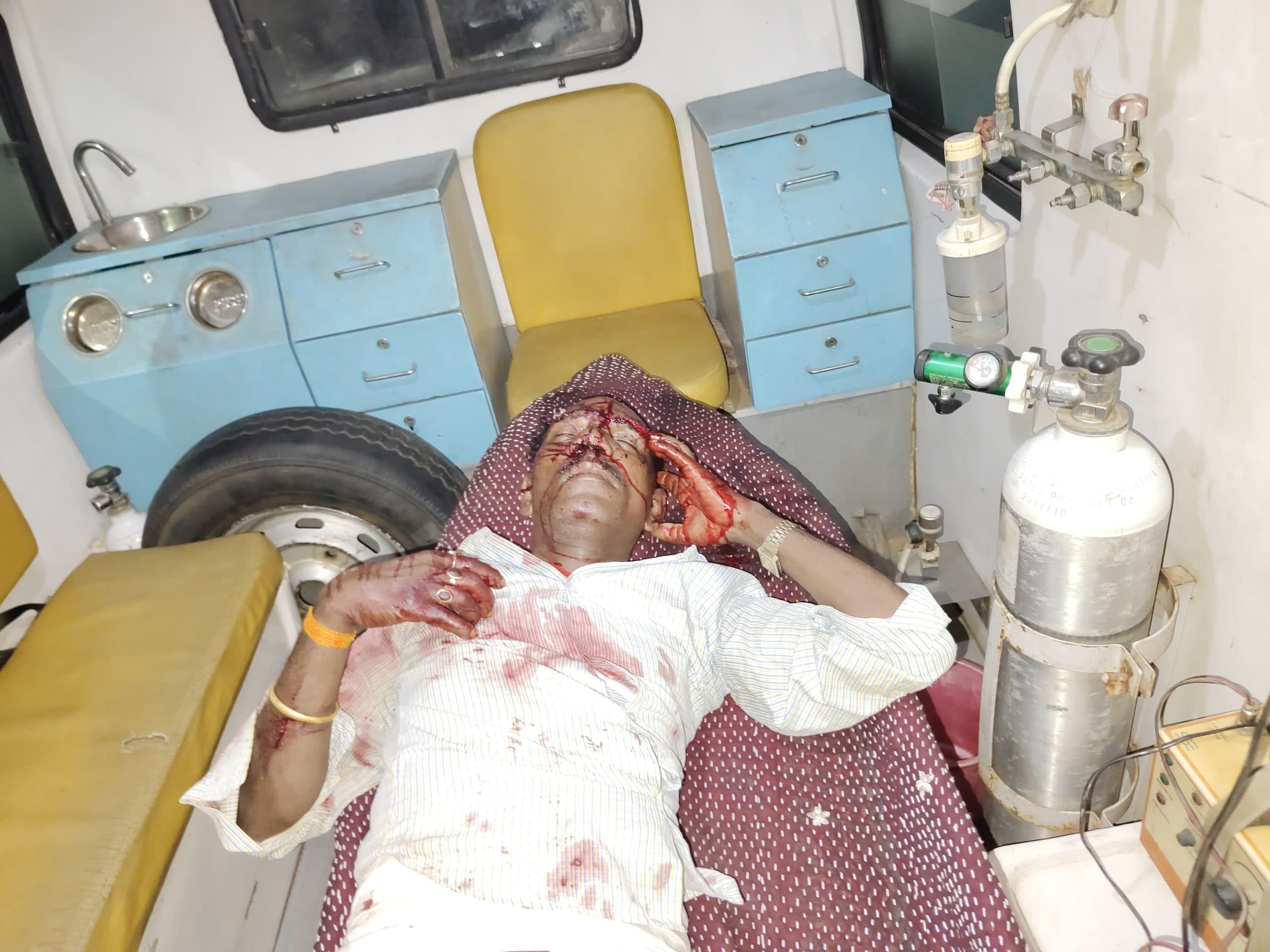 बाइक सवार चौकीदार को टोटो ने मारी टक्कर, गंभीर हालत में भर्ती