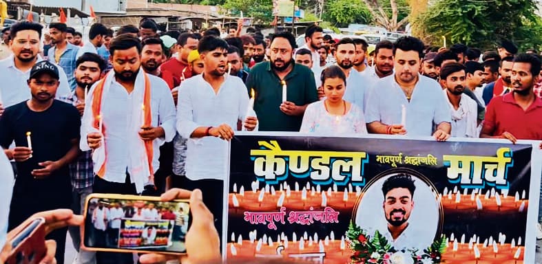 हर्ष की हत्या के विरोध में छात्रों ने निकाला कैंडल मार्च