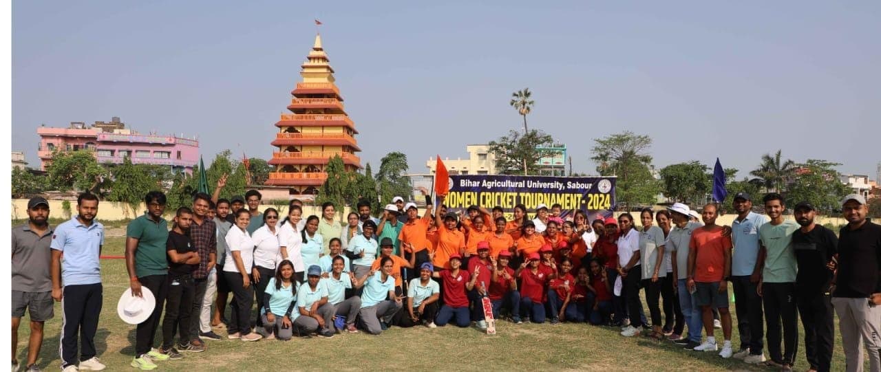 BAU News: बीएयू में पीजी महिला टीम ने 9 विकेट से यूजी की टीम को दी शिकस्त