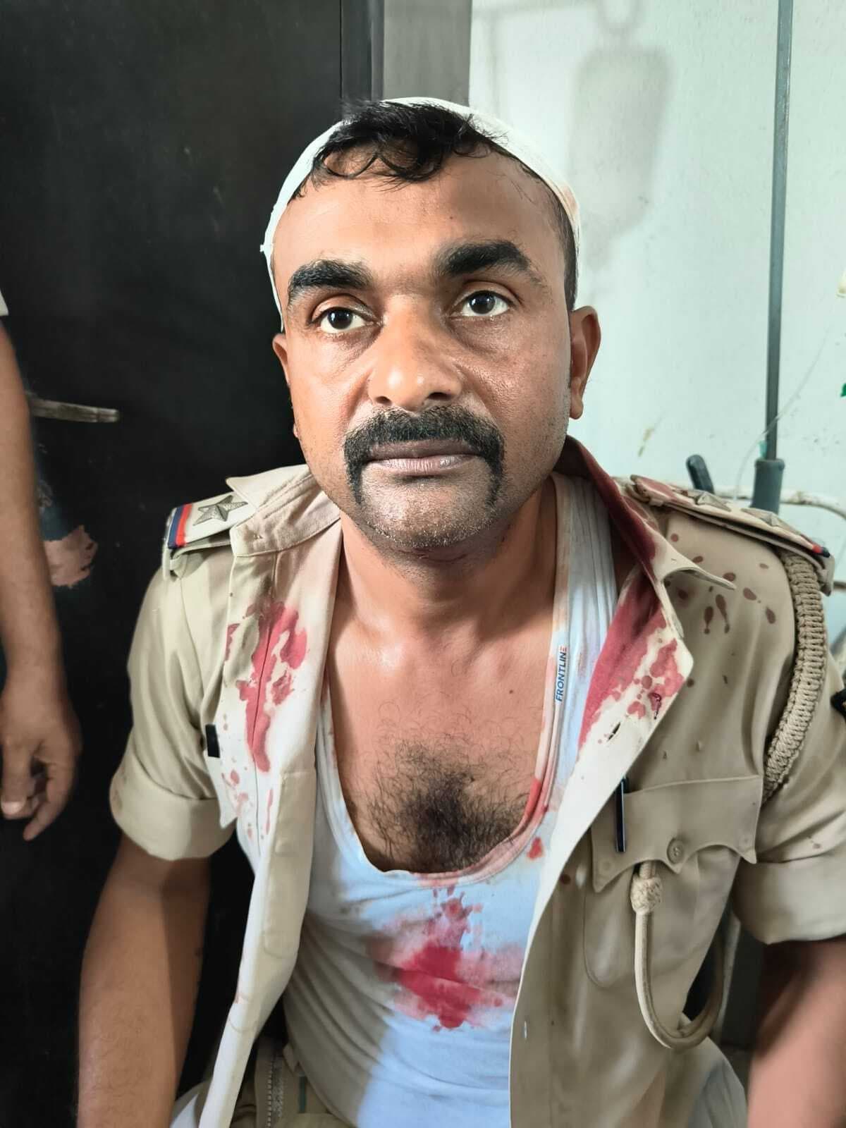 पति की हत्या के आरोपी को छुड़ाने के लिए हंगामा, पुलिस पर पथराव