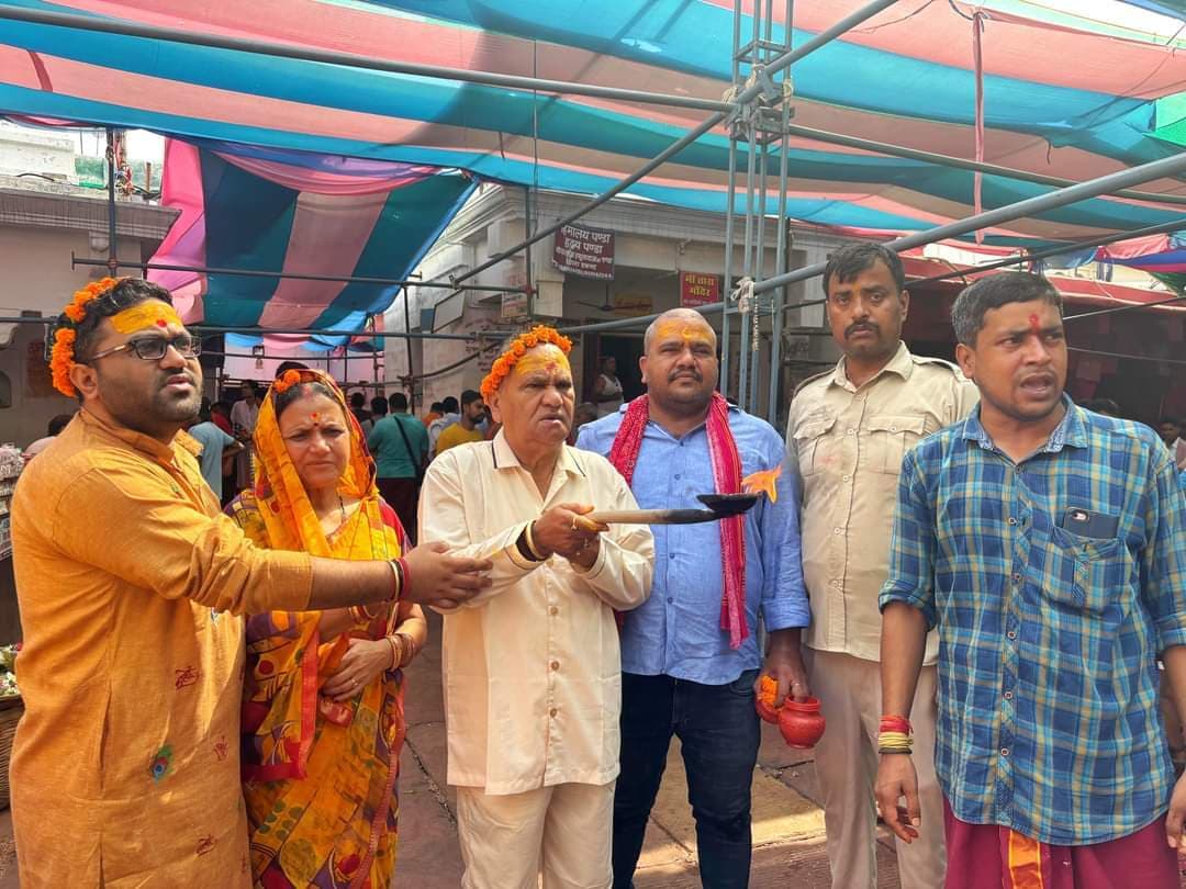 बाबा मंदिर में पूजा के बाद बोले सीपी सिंह: भाजपा केवल पार्टी नहीं, देश की एक विचारधारा