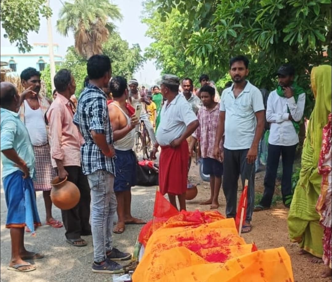 मोहनपुर के प्रवासी मजदूर का लेह लद्दाख में मौत, शव घर पहुंचते ही मचा कोहरम