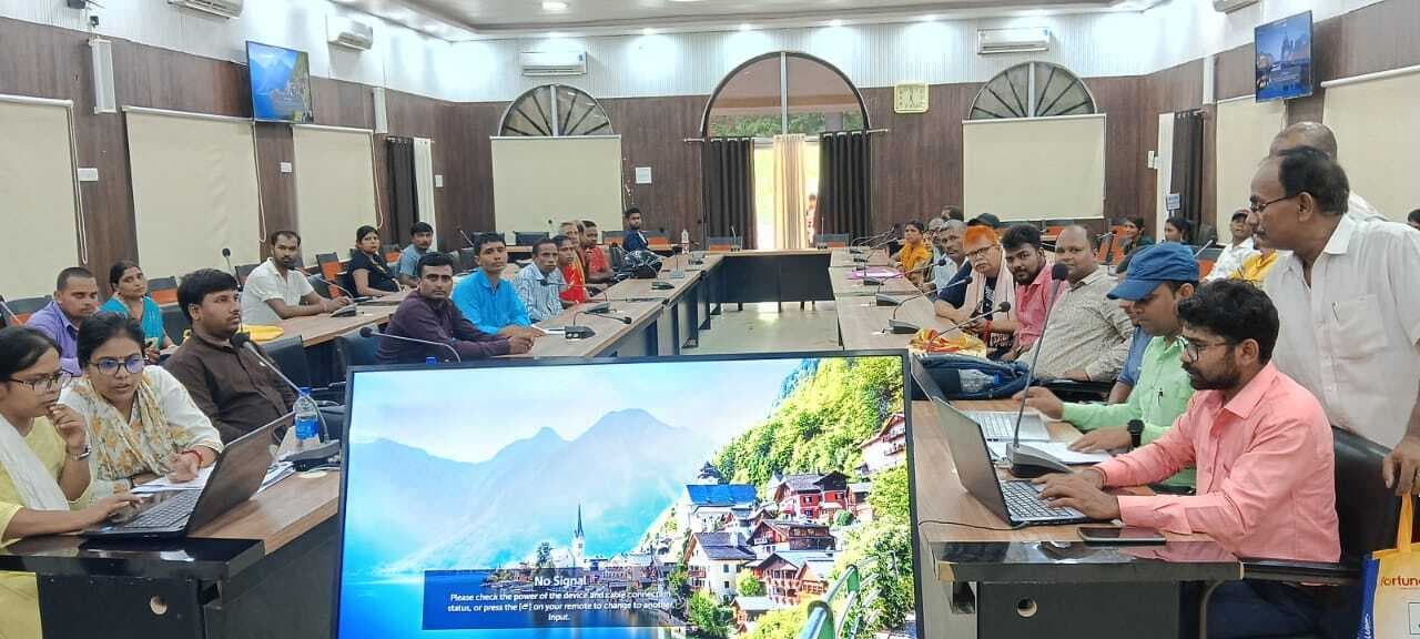 उद्यमियों का निबंधन व प्रमाण पत्र की दी गयी स्वीकृति