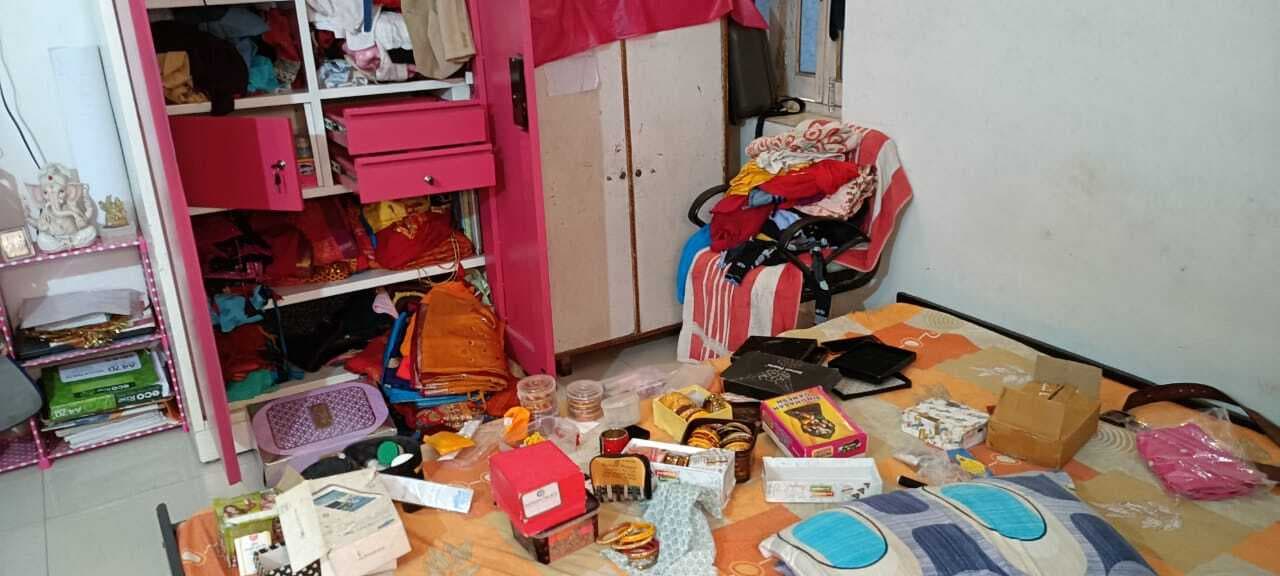 सेवानिवृत्त दारोगा के घर नगद सहित लाखों की चोरी