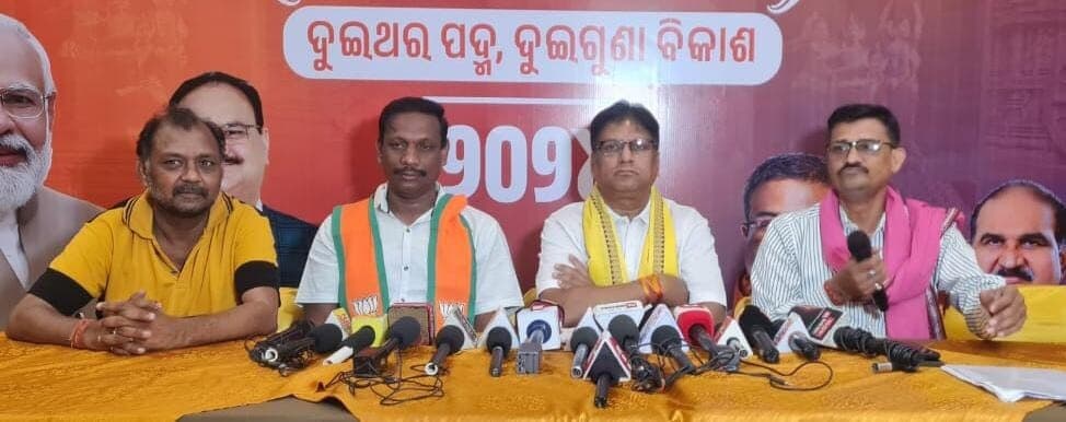 संबलपुर : सूबे में नौकरशाही का राज होगा खत्म, बनेगी भाजपा की सरकार : डाॅ प्रमोद रथ