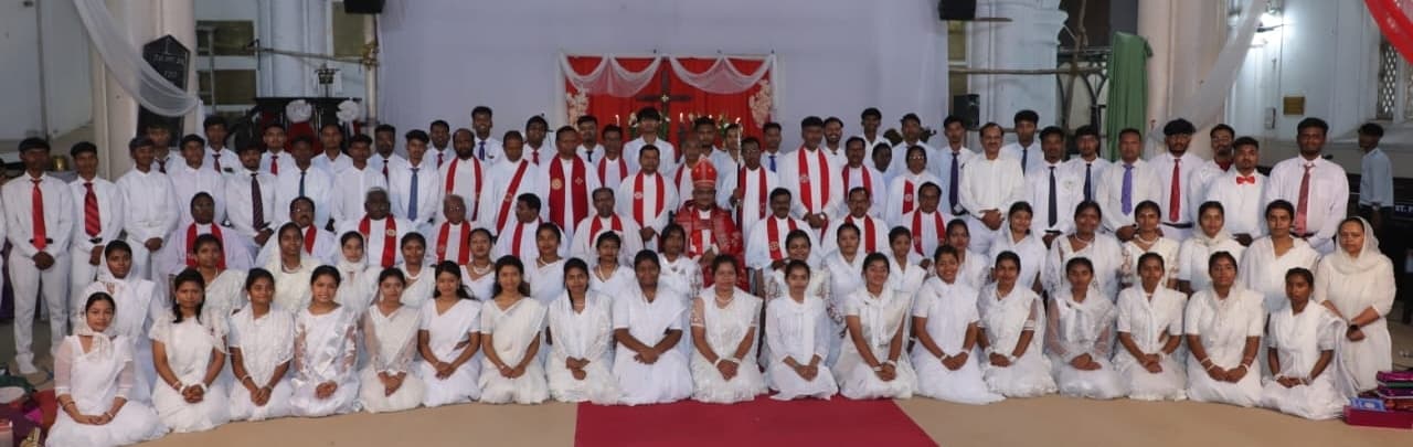 72 बच्चों ने यीशु ख्रीस्त के प्रति अपने विश्वास को दृढ़ करने की शपथ ली