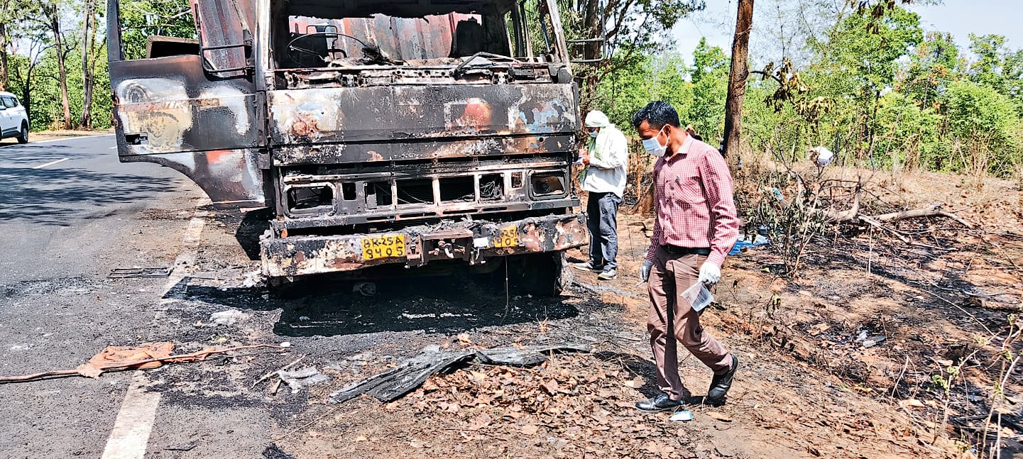 मैक्लुस्कीगंज : एसआइपीएल की साइट पर नक्सली हमला कंटेनर फूंका, मजदूर जिंदा जला
