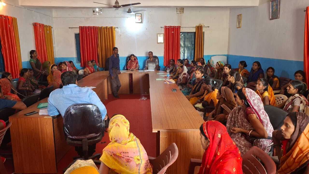 धरमपुर में रोजगार दिवस मनाया