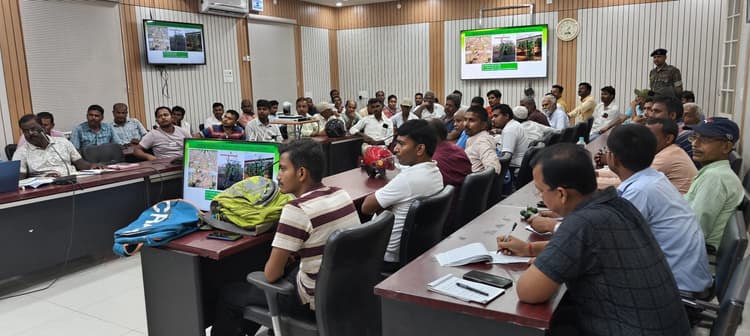 ड्रैगन फ्रूट की खेती से किसान बढ़ायें अपनी आय : डीएम