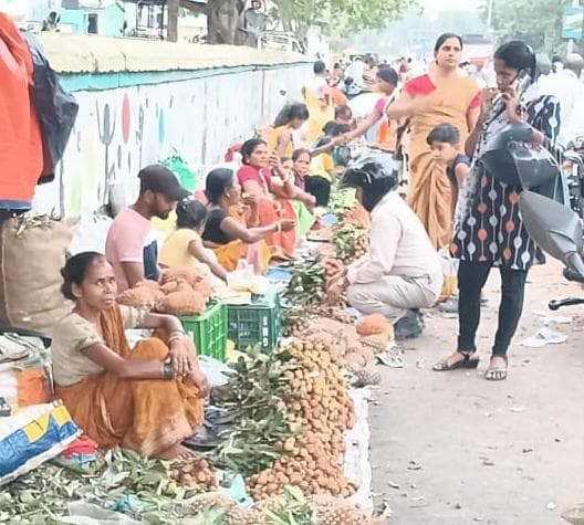 शहर में रोजाना तीन ट्रक बिक रही सुंदरगढ़ की लीची, मुजफ्फरपुर की लीटी को देती है मात