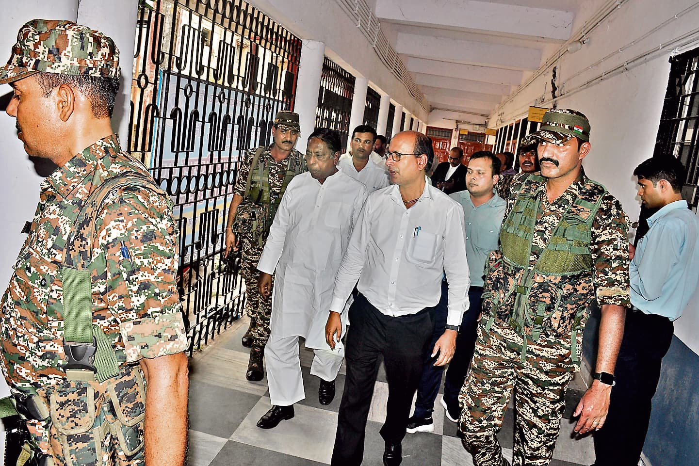 14 दिनों की रिमांड हुई खत्म, कोर्ट में पेश हुए मंत्री आलमगीर, भेजे गये जेल