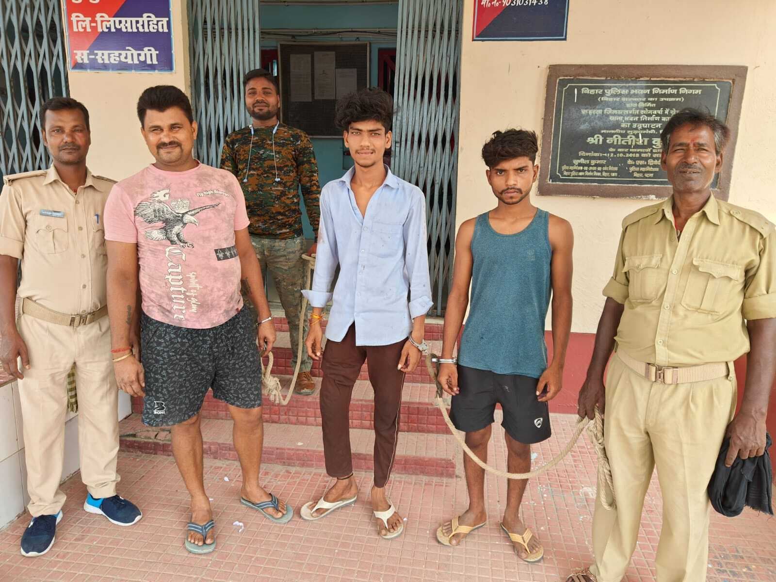 शराब सहित तस्कर व अभियुक्त गिरफ्तार