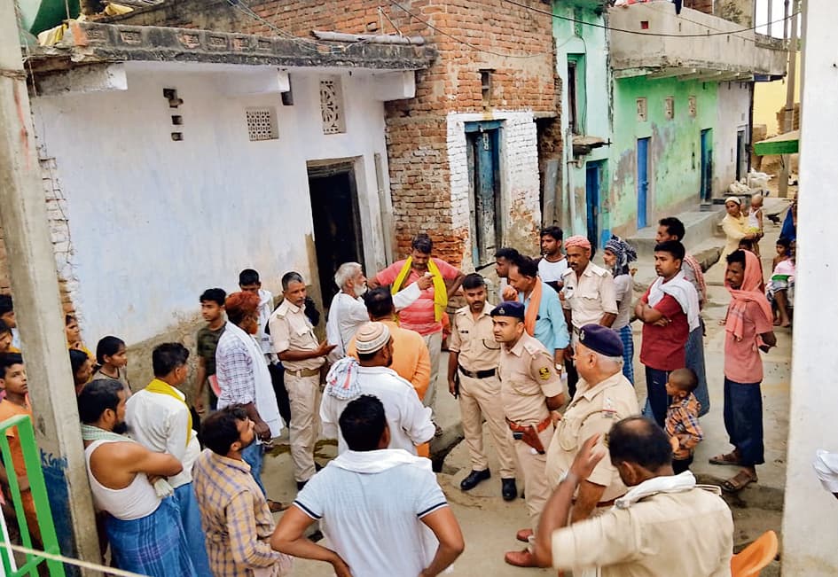 प्रताड़ना से तंग महिला ने फंदा लगाकर की आत्महत्या