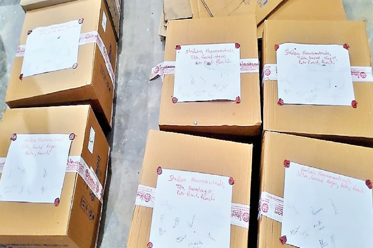 रांची में बिना लाइसेंस होम्योपैथी दवा बनाने वाली कंपनी पर छापा, कई केमिकल जब्त