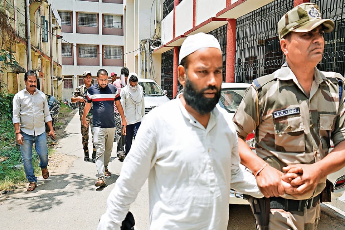 हेमंत सोरेन से जुड़े मामले की जमीन के एक हिस्से की फर्जी डीड इरशाद ने लिखी, इनके इशारे पर करता था काम