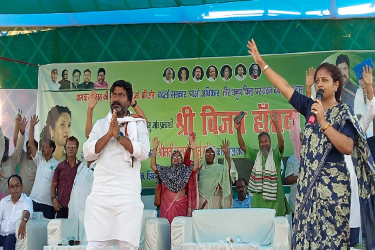 पाकुड़ में बोलीं कल्पना सोरेन- हेमंत ने जेल जाना पसंद किया लेकिन सिर झुकाना नहीं