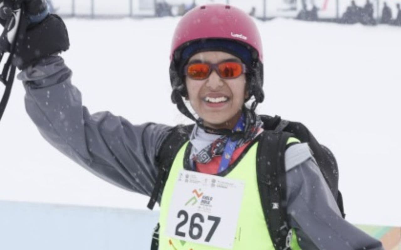 kamya kartikeyan on everest